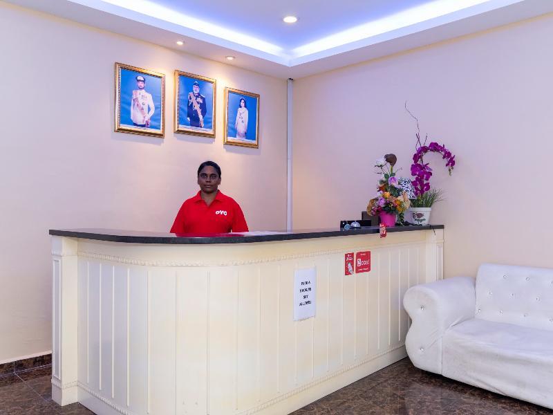 Oyo 1228 R & R Motel Джохор-Бару Екстер'єр фото